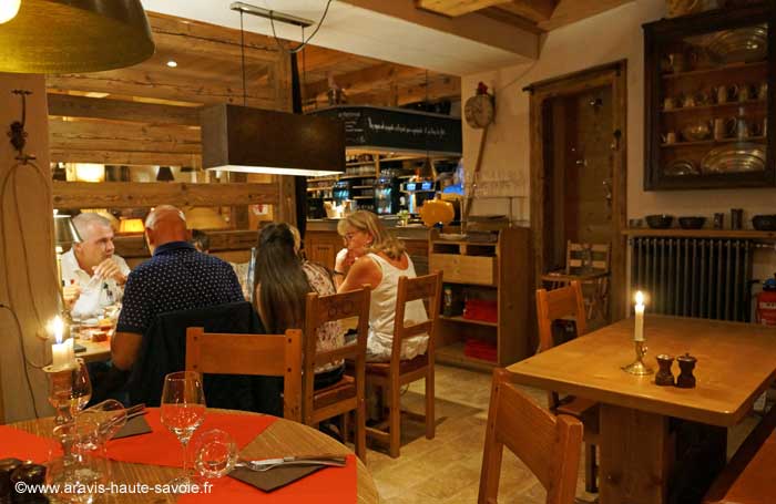 bar La Calèche La Clusaz Bar crêperie restaurant