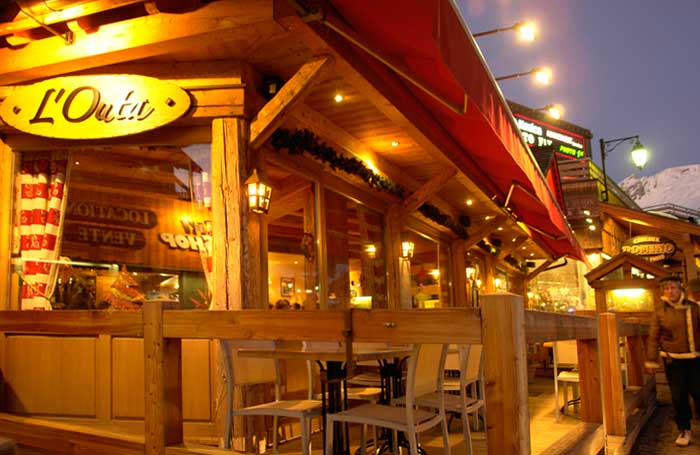 service midi à minuit crêpes glaces repas savoyard et cuisine traditionnelle pizza sur place ou à emporter photo arvimedia