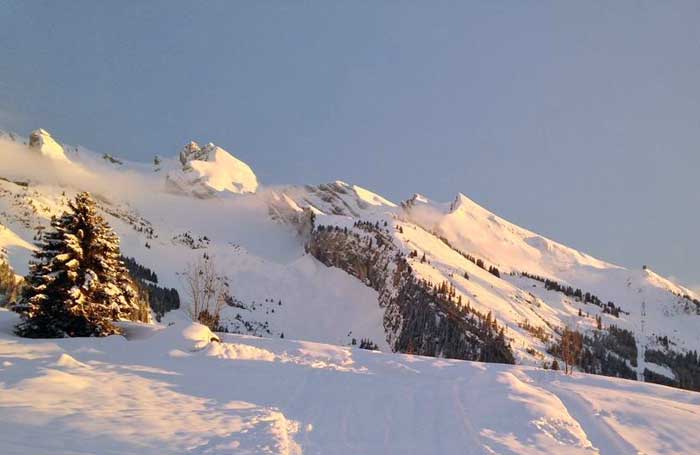 Vue sur la chaine des Aravis depuis le chalet Inarpa magnifique vue sur la chaine des aravis